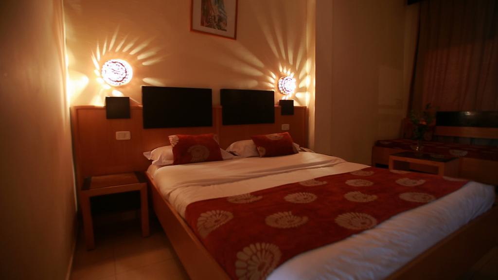 Hotel Les Palmiers Monastir Buitenkant foto