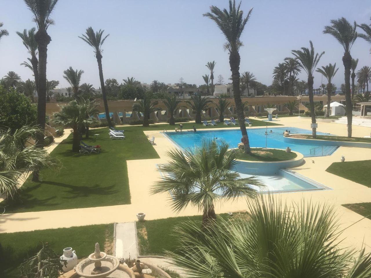 Hotel Les Palmiers Monastir Buitenkant foto